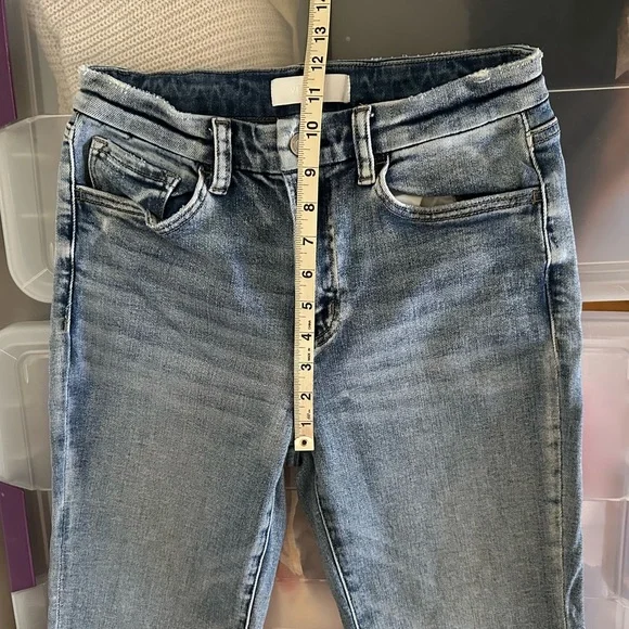 Vervet High Rise Crop Flare Jeans Size 29 - Picture 6 of 7